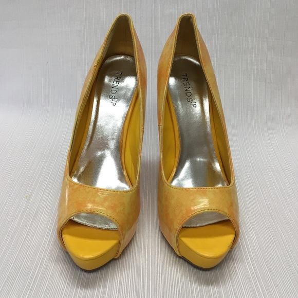 Trends-Up Striking Yellow Heels - Picture 1 of 10